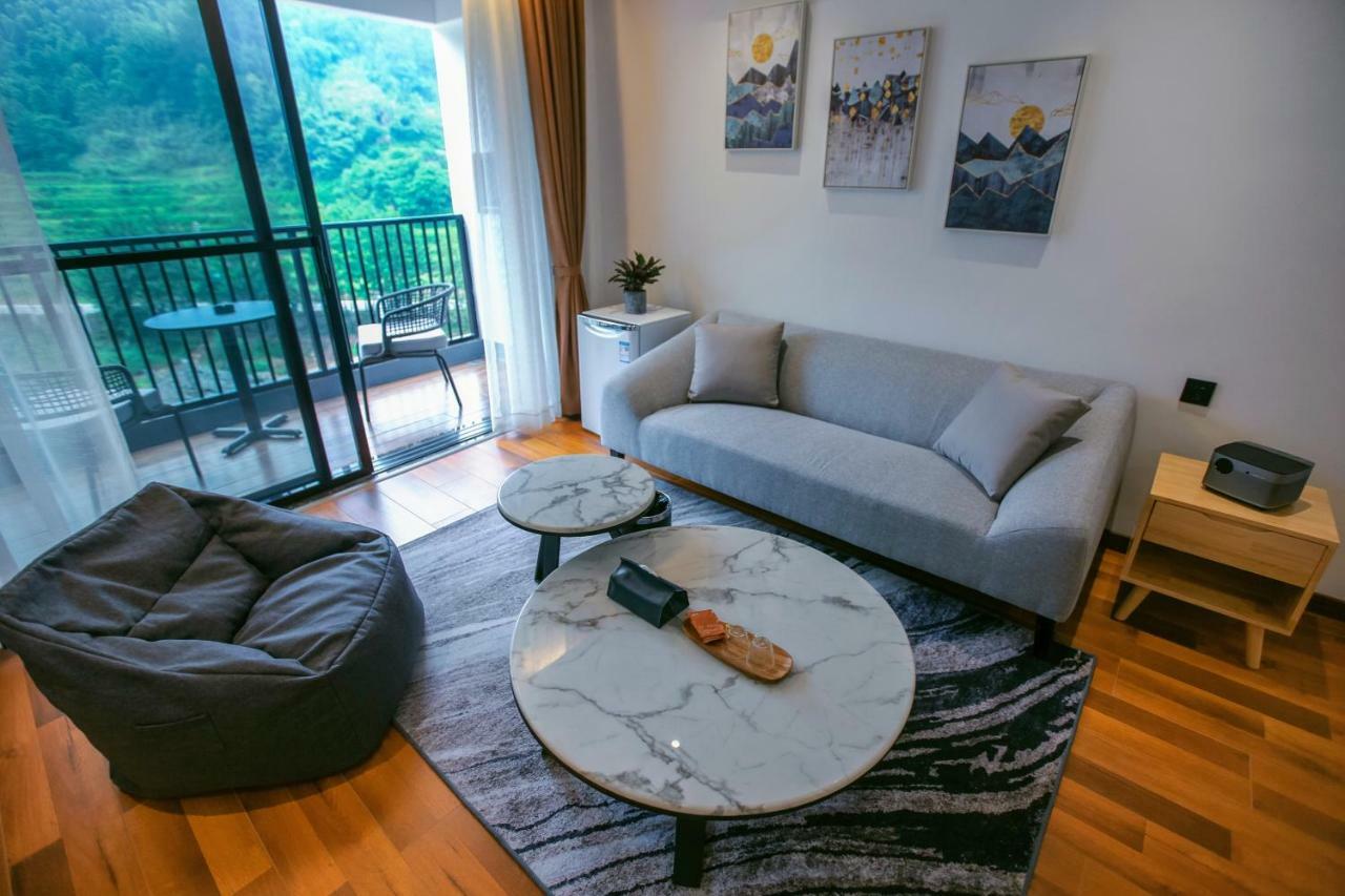 Whispering Mountains Boutique Hotel จางเจียเจี้ย ภายนอก รูปภาพ