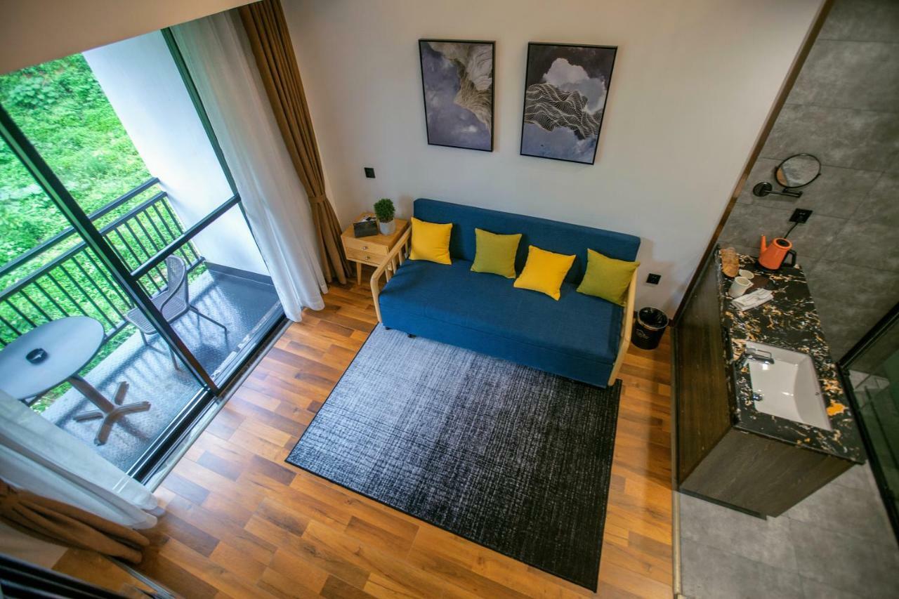 Whispering Mountains Boutique Hotel จางเจียเจี้ย ภายนอก รูปภาพ