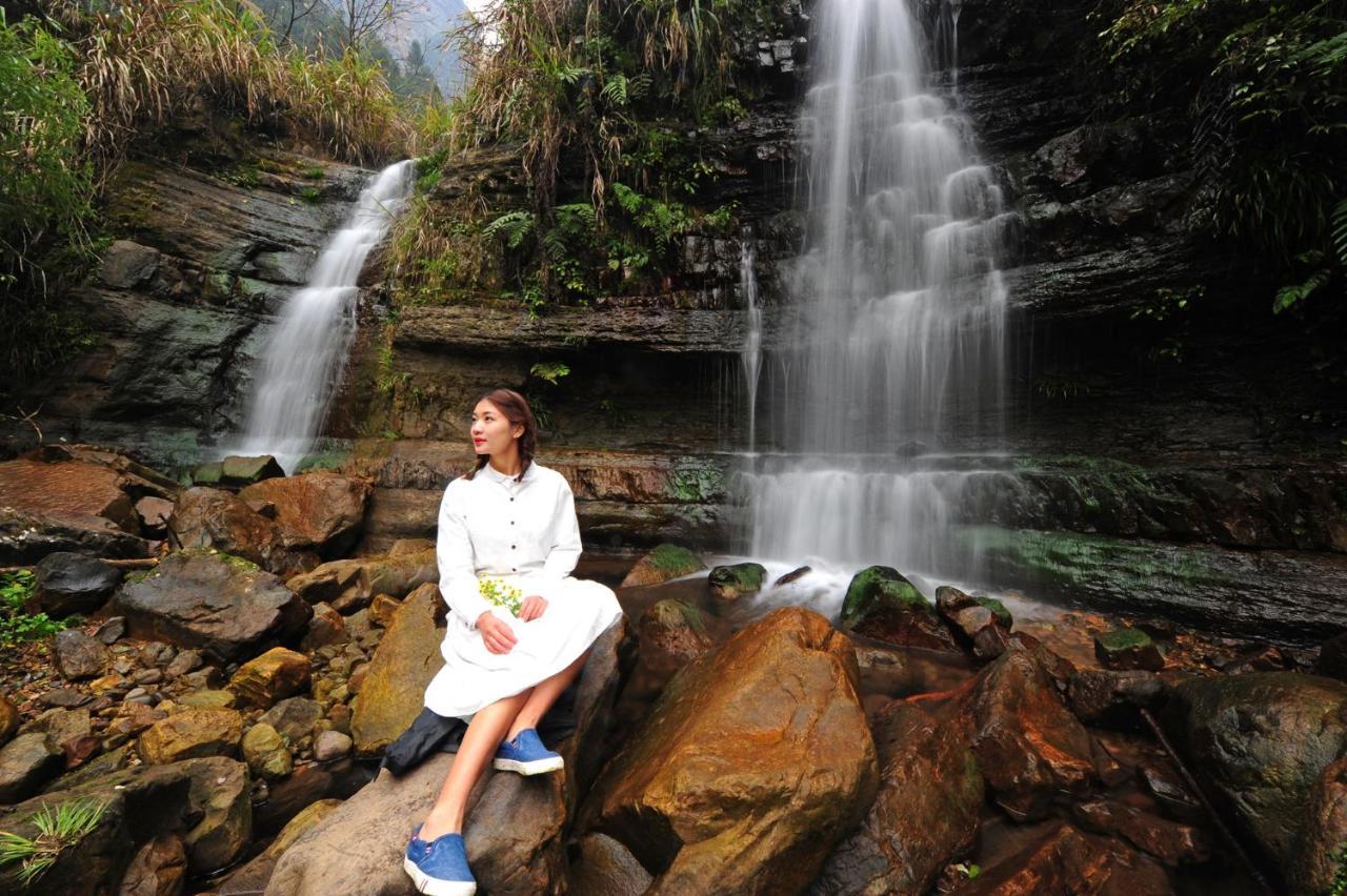 Whispering Mountains Boutique Hotel จางเจียเจี้ย ภายนอก รูปภาพ