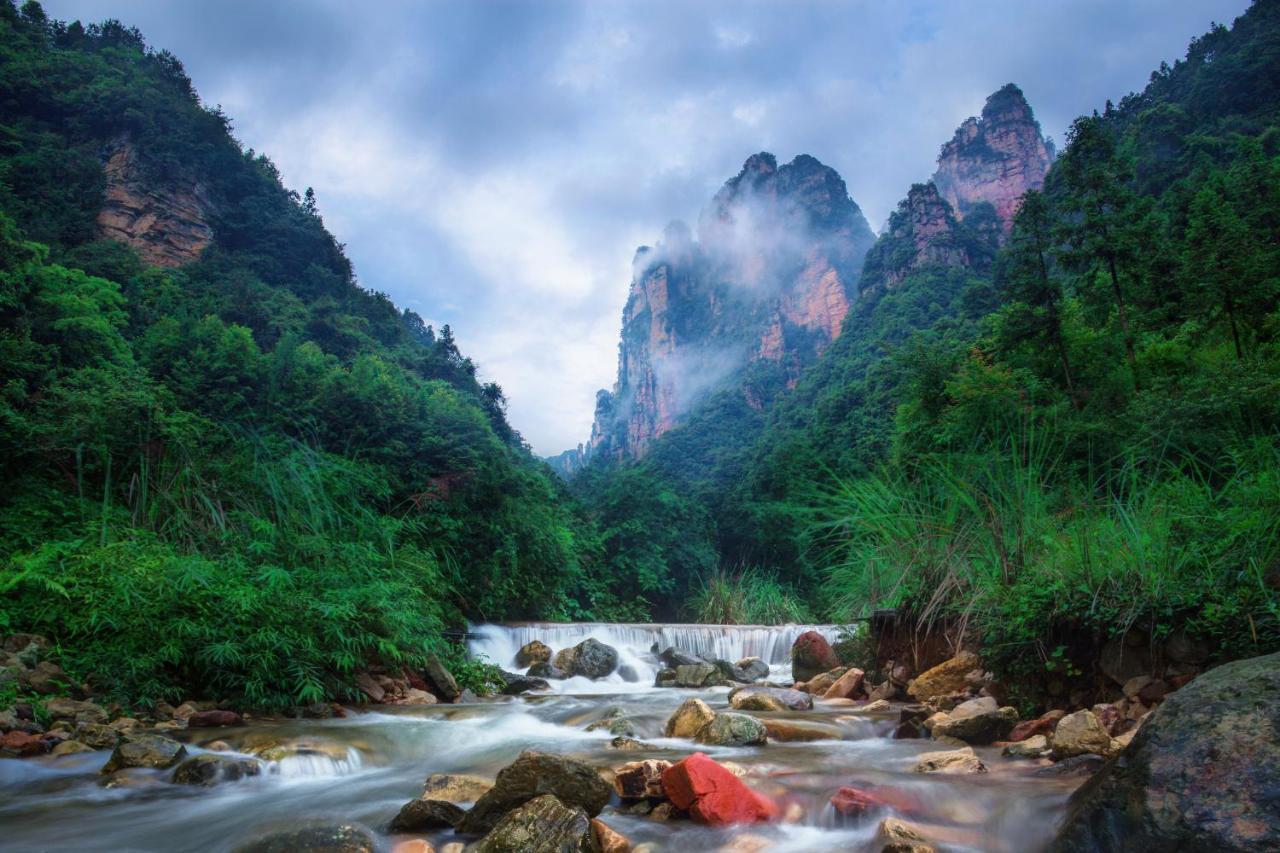 Whispering Mountains Boutique Hotel จางเจียเจี้ย ภายนอก รูปภาพ
